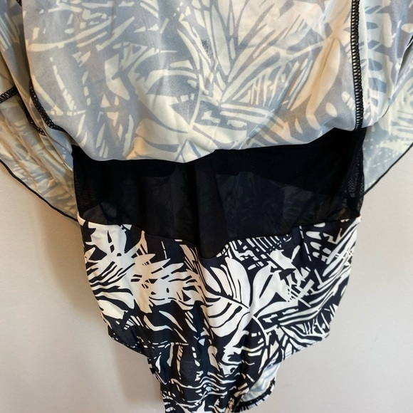 Shore Shapes Swimwear Suit Size 12 Black / White One Piece Floral - Picture 4 of 7